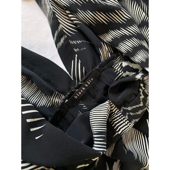 Black Halo Y2K 100% Silk Shift Dress V Back Plunge Neck Sleeveless Size 8 - Picture 7 of 11